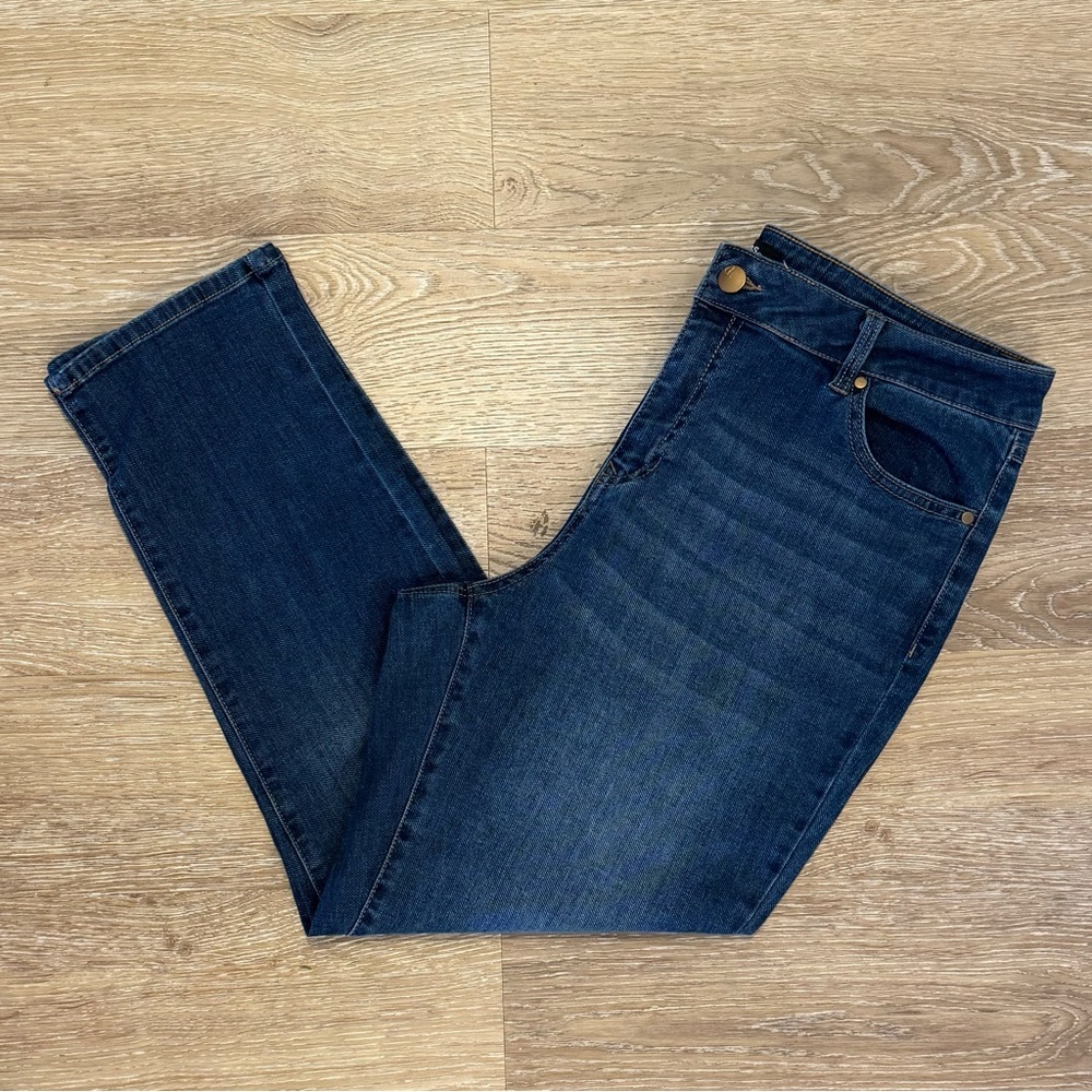 D. Jeans Slim Straight Jeans